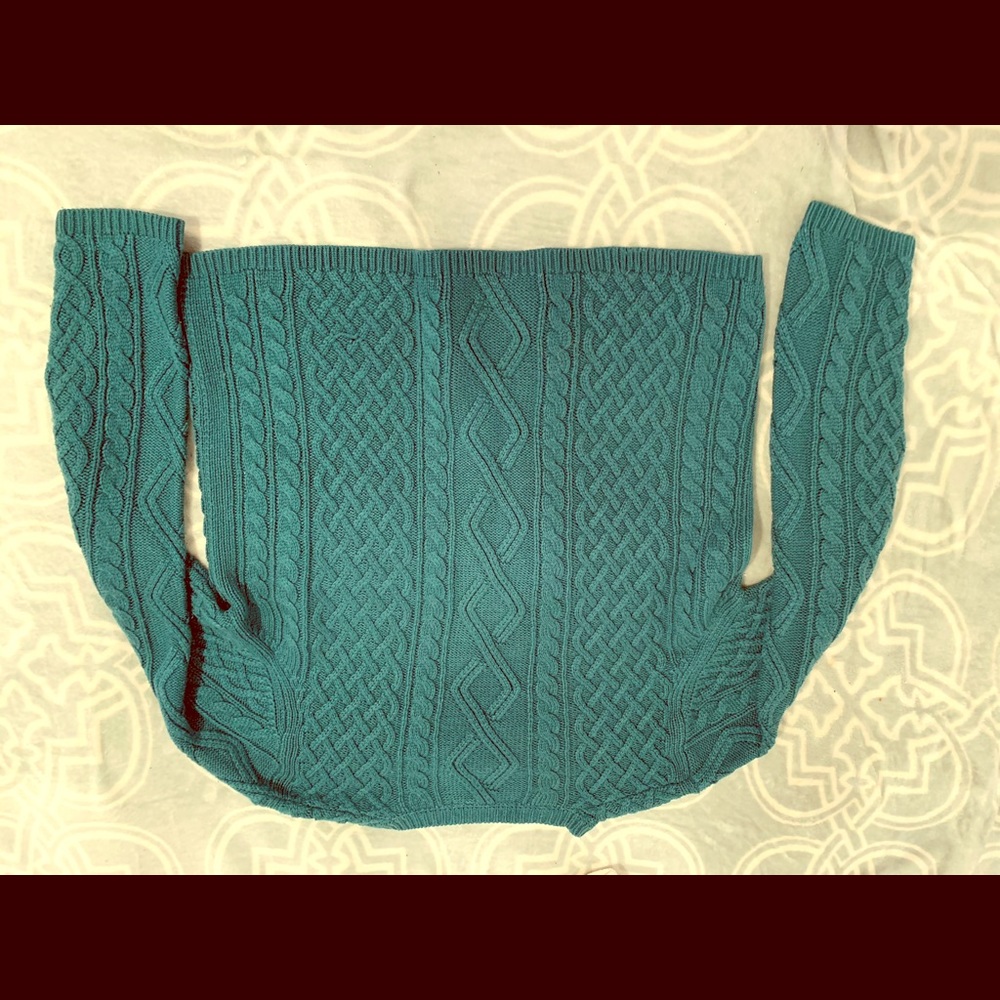 Turquoise Sweater. Size Medium/Large